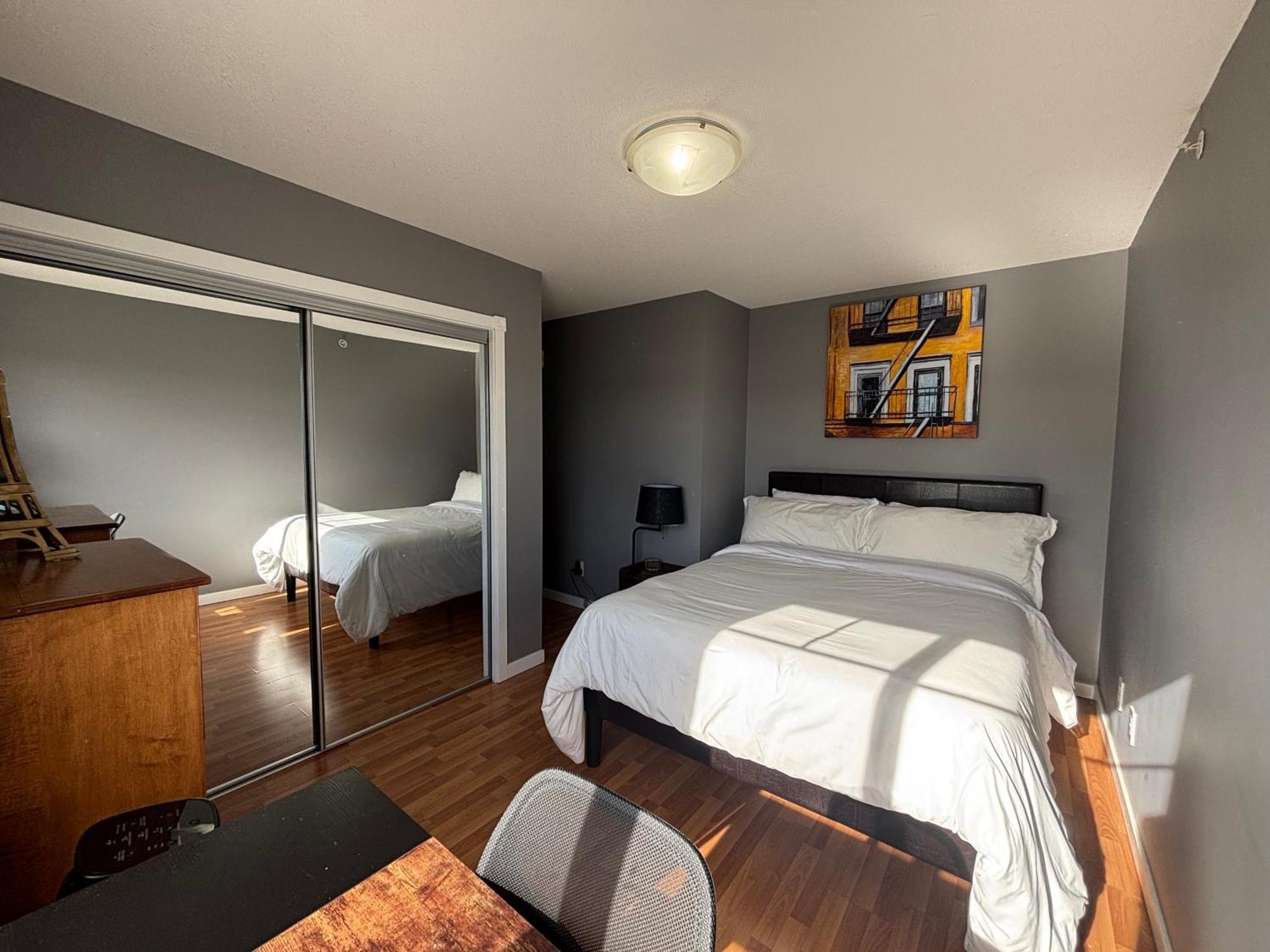 Top Floor Riverfront Condo With Stellar Sunsets! フォートマクマレー エクステリア 写真